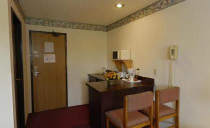 Americas Best Value Inn and Suites International Falls - image 5