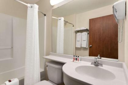 Microtel Inn and Suites - Inver Grove Heights - image 11