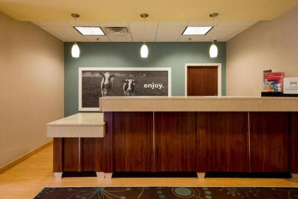 Hampton Inn Inwood - image 2