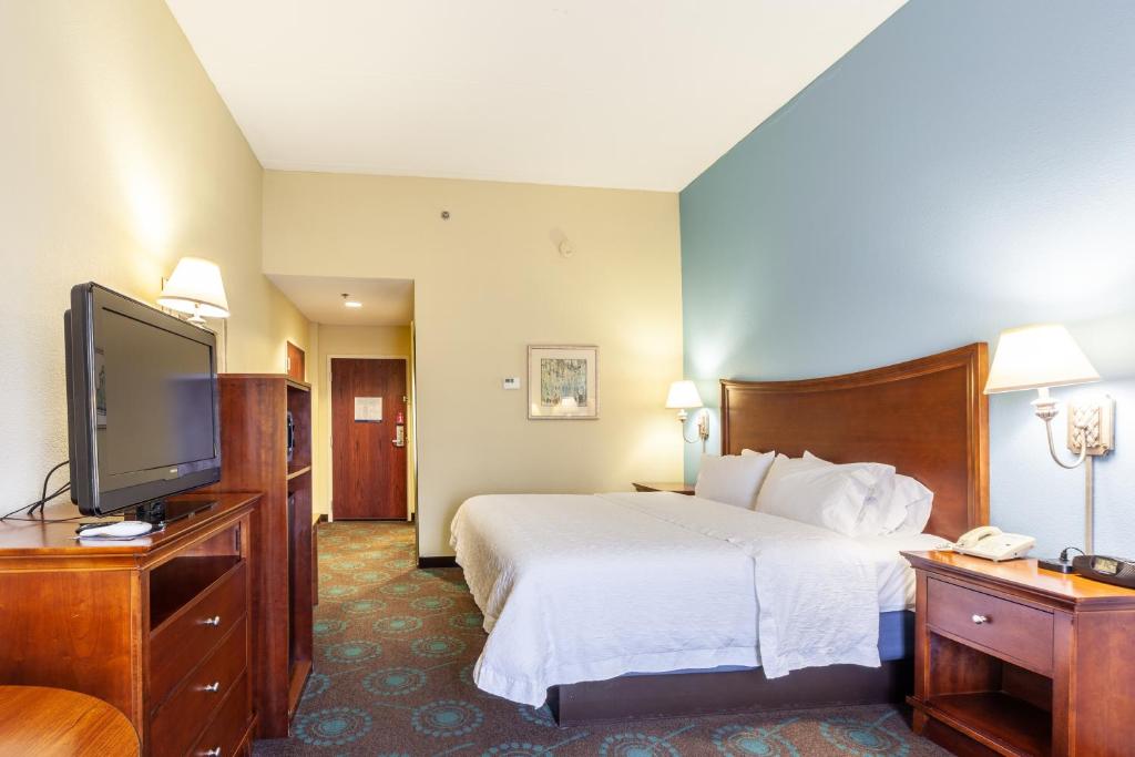 Hampton Inn Inwood - image 4