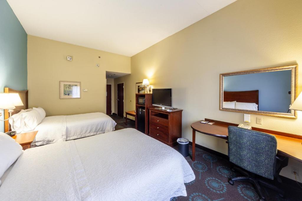 Hampton Inn Inwood - image 5