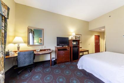 Hampton Inn Inwood - image 9