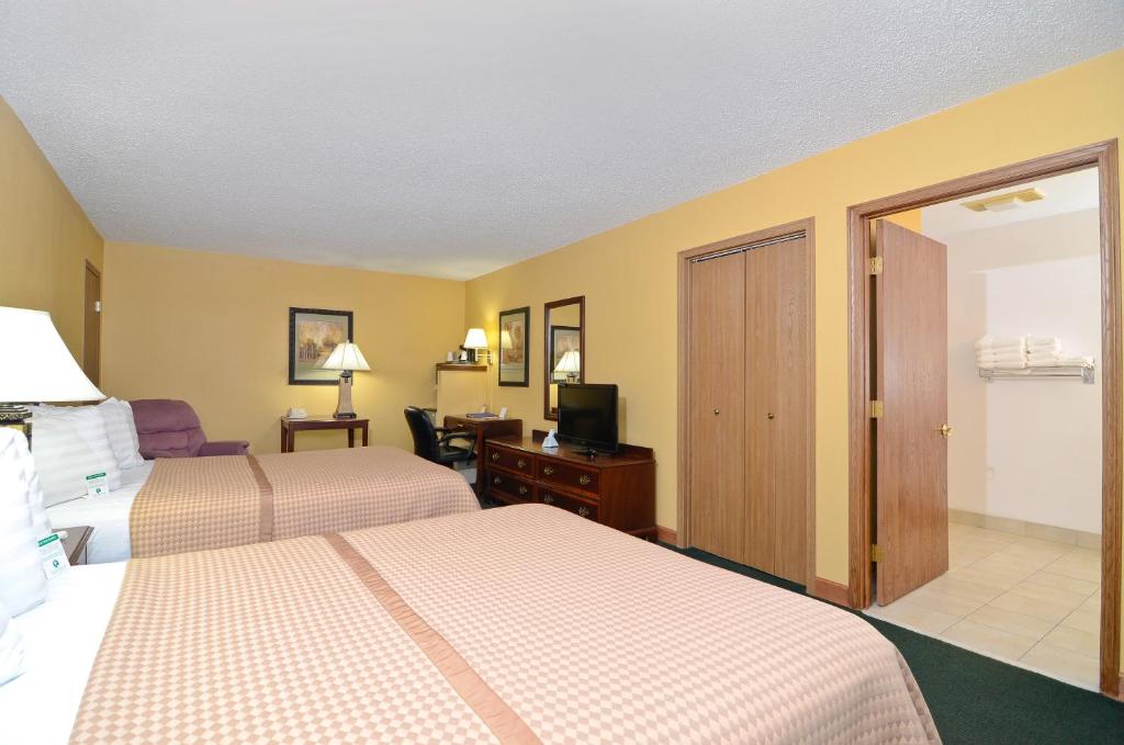 Americas Best Value Inn Iola - image 2