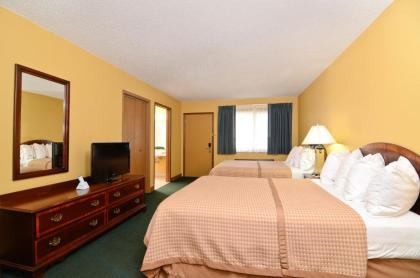 Americas Best Value Inn Iola - image 3