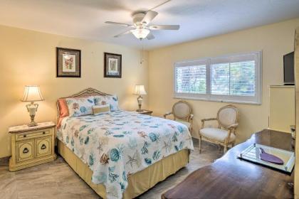 Cheery Condo with Pool Access 2 Miles to Golf! - image 14