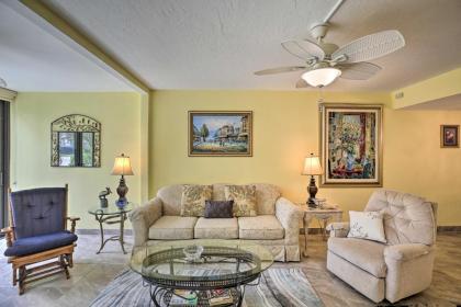 Cheery Condo with Pool Access 2 Miles to Golf! - image 5