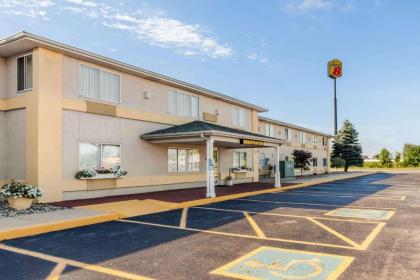 Super 8 by Wyndham Ionia MI