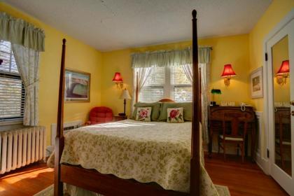 Brown Street Inn Bed and Breakfast - image 4