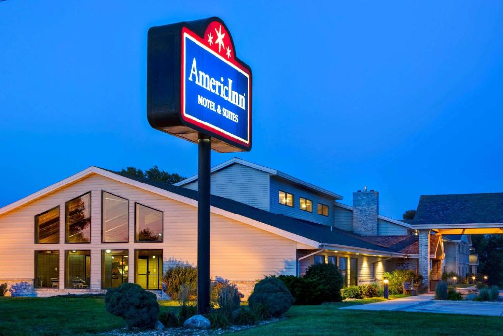 AmericInn by Wyndham Iowa Falls - main image