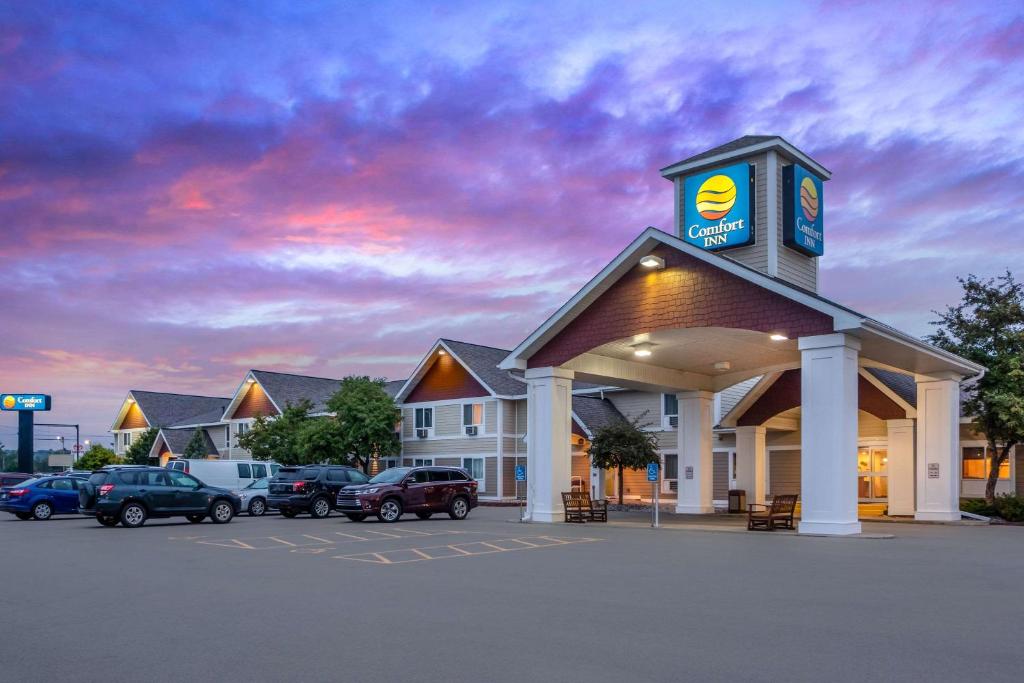 Comfort Inn Iron Mountain - main image