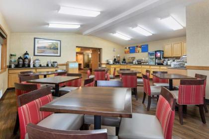 Comfort Inn Iron Mountain - image 2