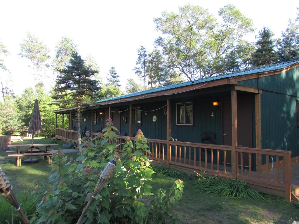 Best Bear Lodge - main image