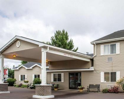 Quality Inn Ironwood - image 1