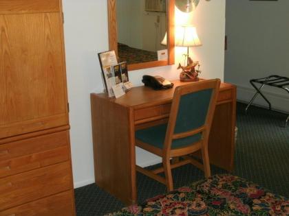 Budget Host Inn - image 11