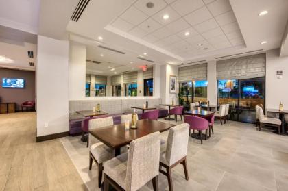 Hilton Garden Inn Irvine/Orange County Airport - image 4