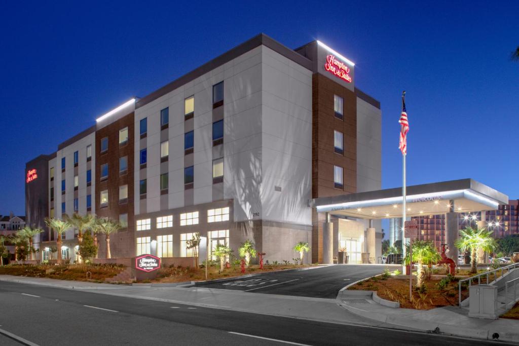 Hampton Inn & Suites Irvine/Orange County Airport - main image