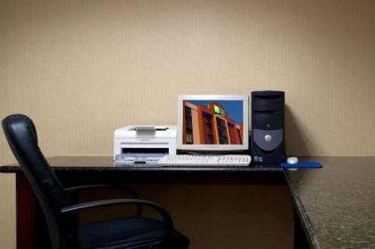 Holiday Inn Express Hotel & Suites Dallas Fort Worth Airport South an IHG Hotel - image 1