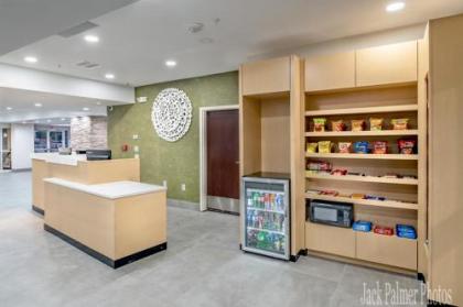 Fairfield Inn by Marriott Las Colinas - image 2