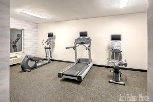 Fairfield Inn by Marriott Las Colinas - image 4