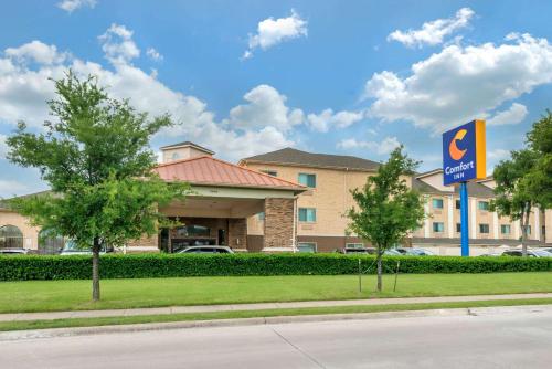 Comfort Inn DFW Airport North - main image