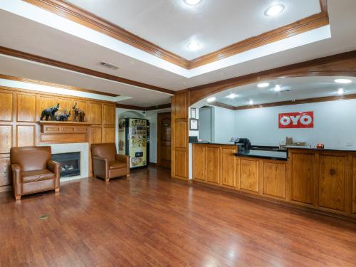 OYO Hotel Irving DFW Airport North - image 5