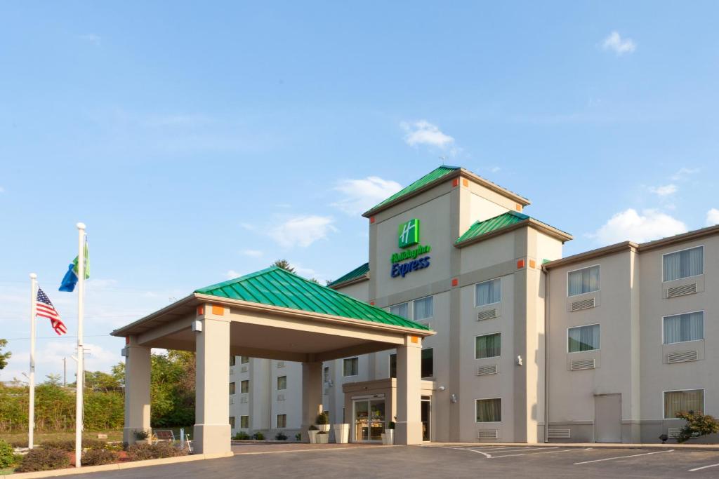 Holiday Inn Express Irwin-PA Turnpike Exit 67 an IHG Hotel - main image