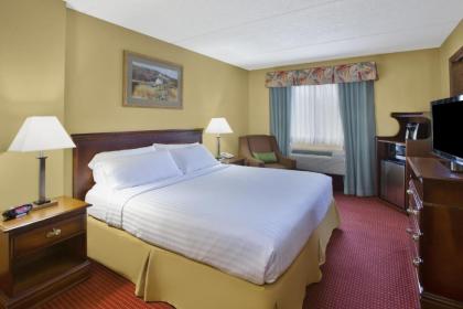 Holiday Inn Express Irwin-PA Turnpike Exit 67 an IHG Hotel - image 10