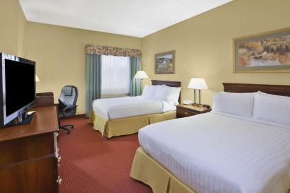 Holiday Inn Express Irwin-PA Turnpike Exit 67 an IHG Hotel - image 11