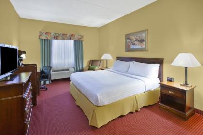 Holiday Inn Express Irwin-PA Turnpike Exit 67 an IHG Hotel - image 3