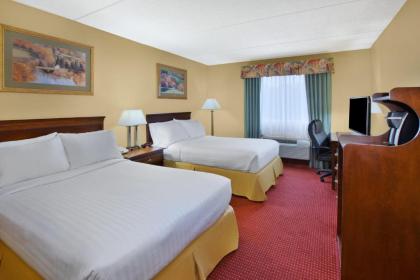 Holiday Inn Express Irwin-PA Turnpike Exit 67 an IHG Hotel - image 9