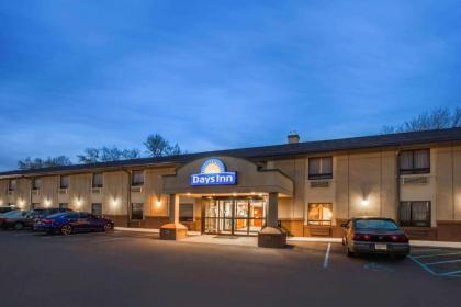 Days Inn by Wyndham Iselin / Woodbridge - image 10