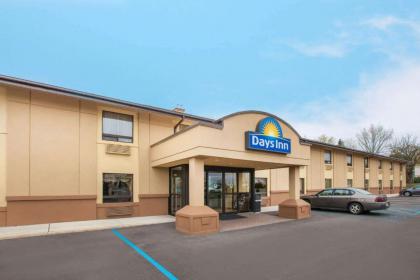 Days Inn by Wyndham Iselin / Woodbridge - image 2