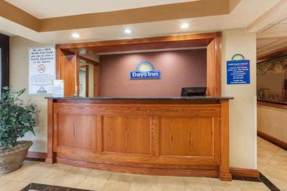 Days Inn by Wyndham Iselin / Woodbridge - image 4