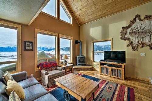 Custom Log Cabin with Views - 20 Mi to Yellowstone! - main image