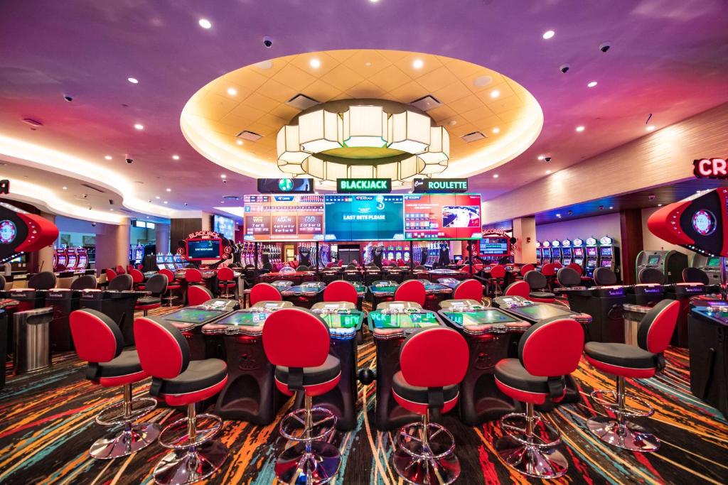 Jake's 58 Hotel & Casino - image 3