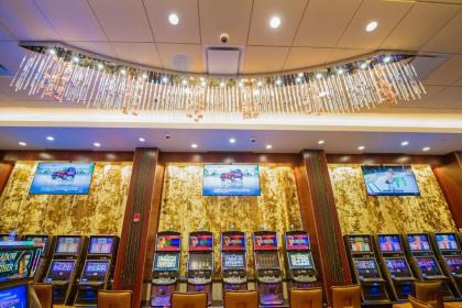 Jake's 58 Hotel & Casino - image 6