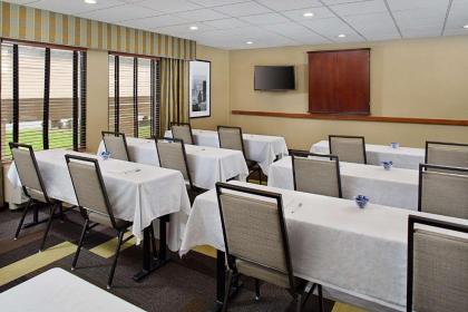 Hampton Inn Long Island/Islandia - image 11