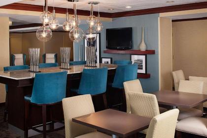 Hampton Inn Long Island/Islandia - image 4