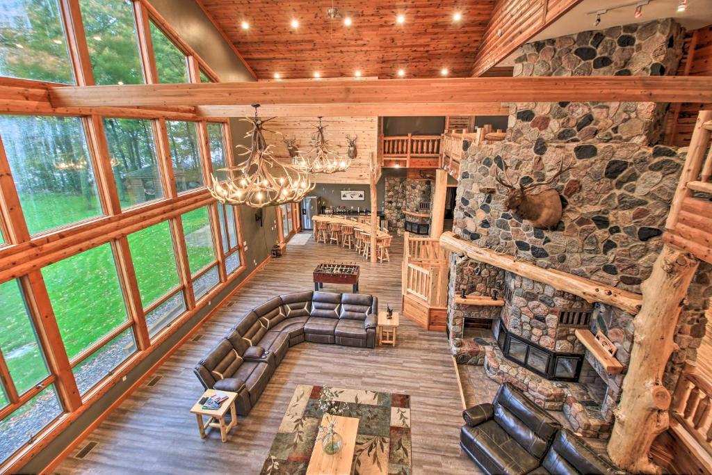 Waterfront Lake Mille Lacs Lodge with Deck and Grill! - main image