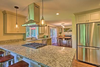 Issaquah Home with Deck and Patio 16 Miles to Seattle! - image 12