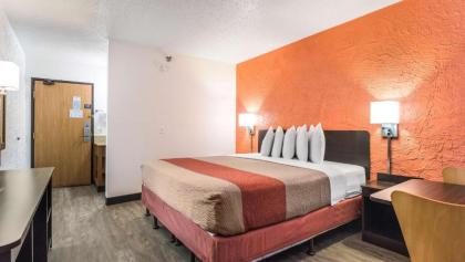 Motel 6-Elk Grove Village IL - image 9