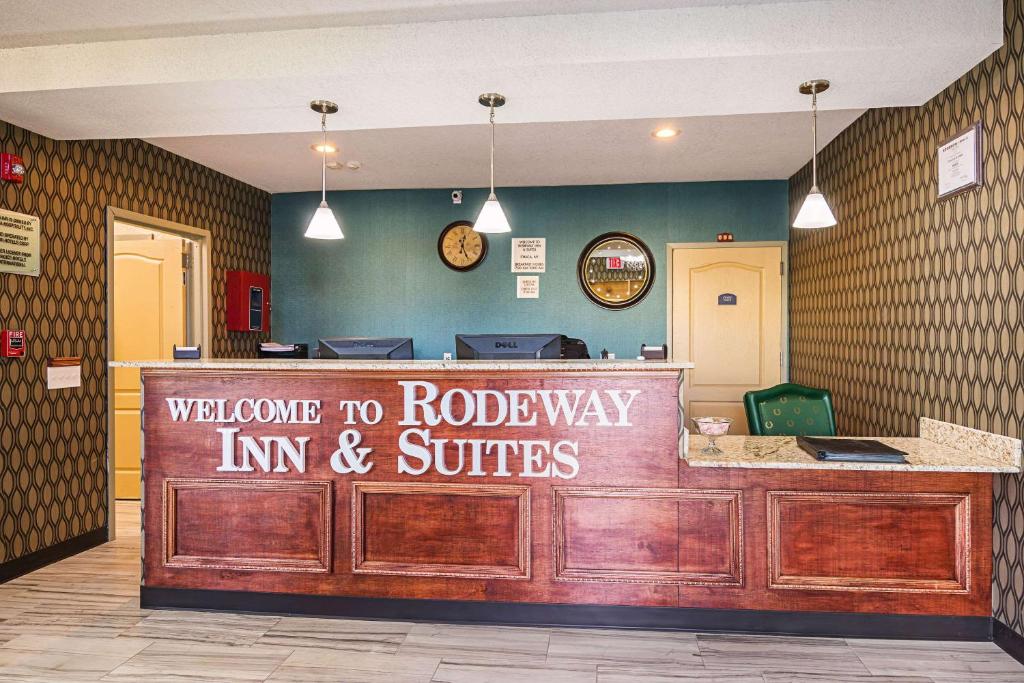 Rodeway Inn and Suites Ithaca - image 7