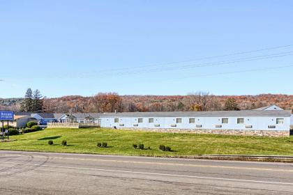 Rodeway Inn and Suites Ithaca - image 9