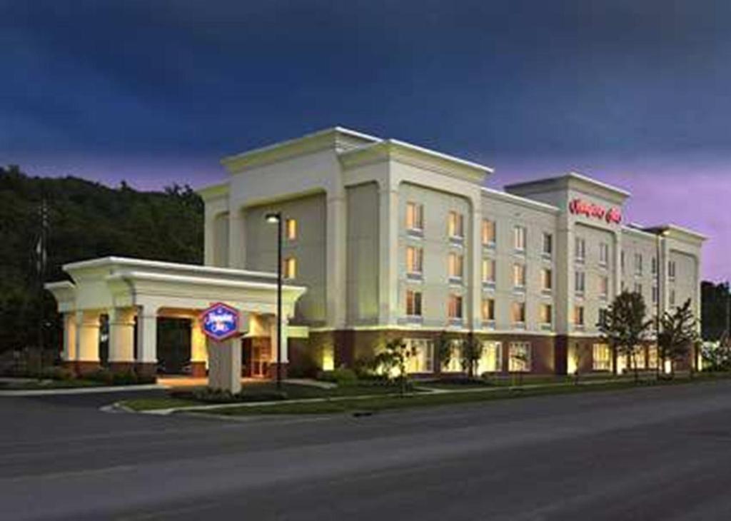 Hampton Inn Ithaca - main image