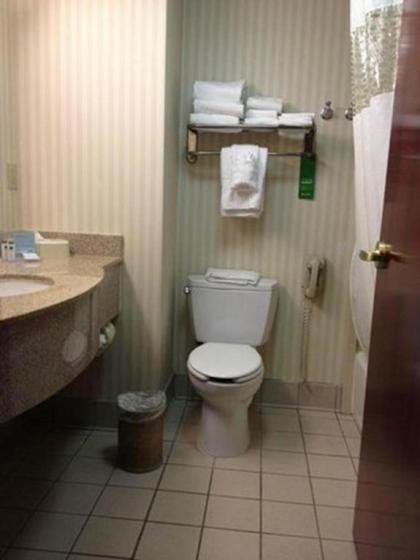 Hampton Inn Ithaca - image 15