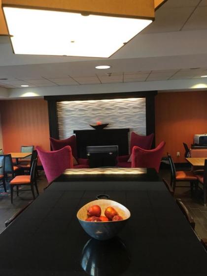 Hampton Inn Ithaca - image 8