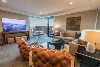 Padre Canyon Residences - King Suite - image 9