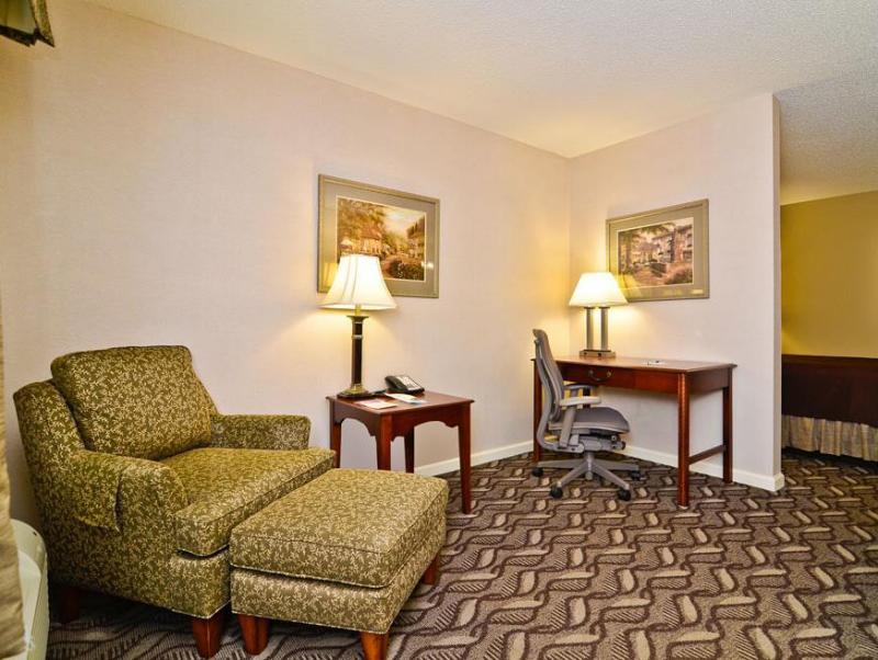 Best Western Suites - image 4