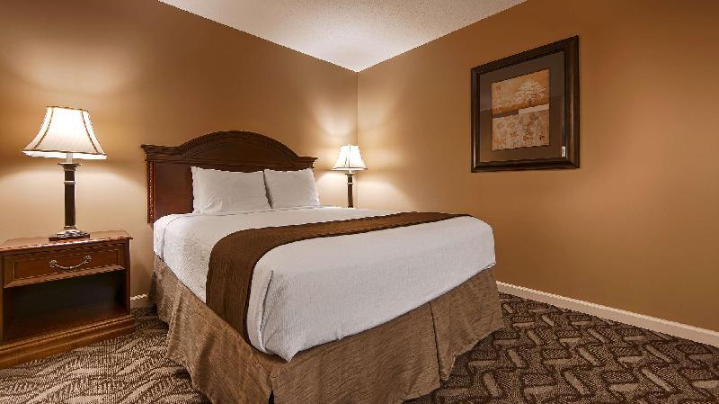 Best Western Suites - image 5