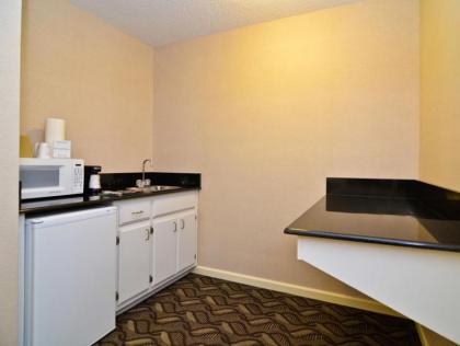 Best Western Suites - image 6